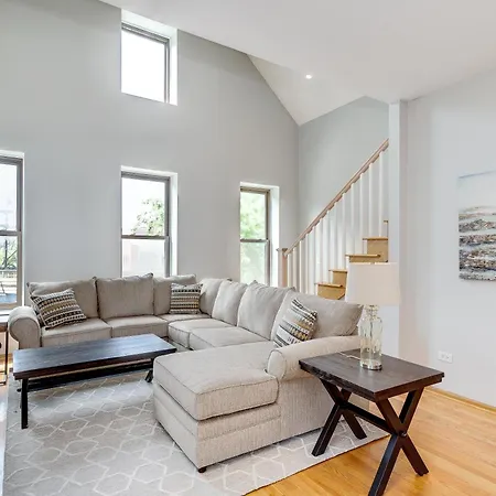 3 Flat Building Downtown - With Private Patios Apartment
