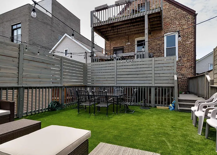 Apartment 3 Flat Building Downtown - With Private Patios
