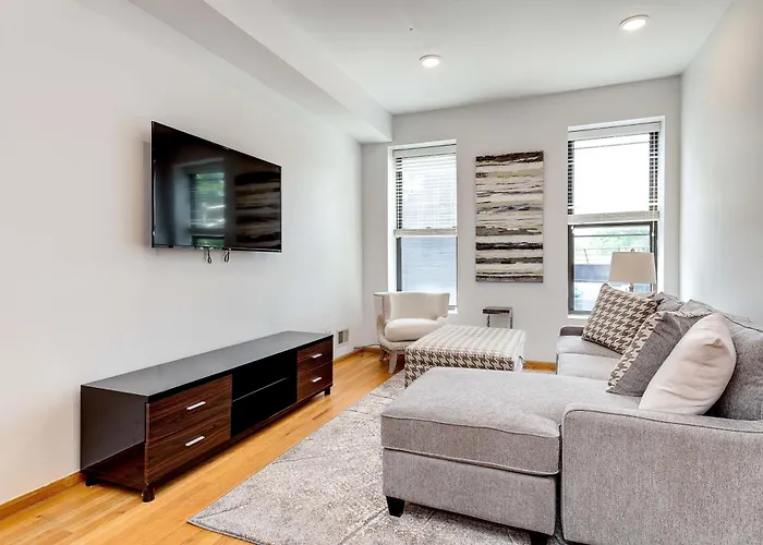 3 Flat Building Downtown - With Private Patios Apartment Chicago