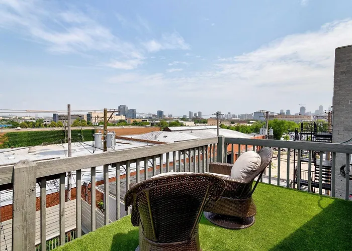3 Flat Building Downtown - With Private Patios * Chicago