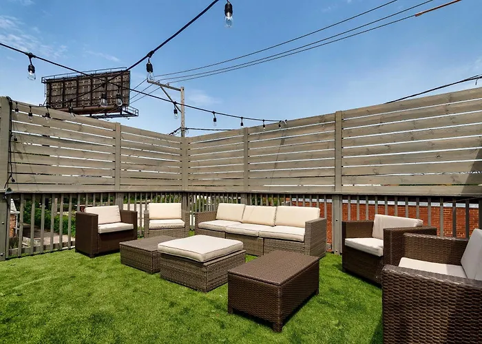 3 Flat Building Downtown - With Private Patios Apartment
